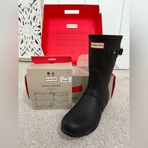 Hunter Short Original Rain Boots with Boot Socks